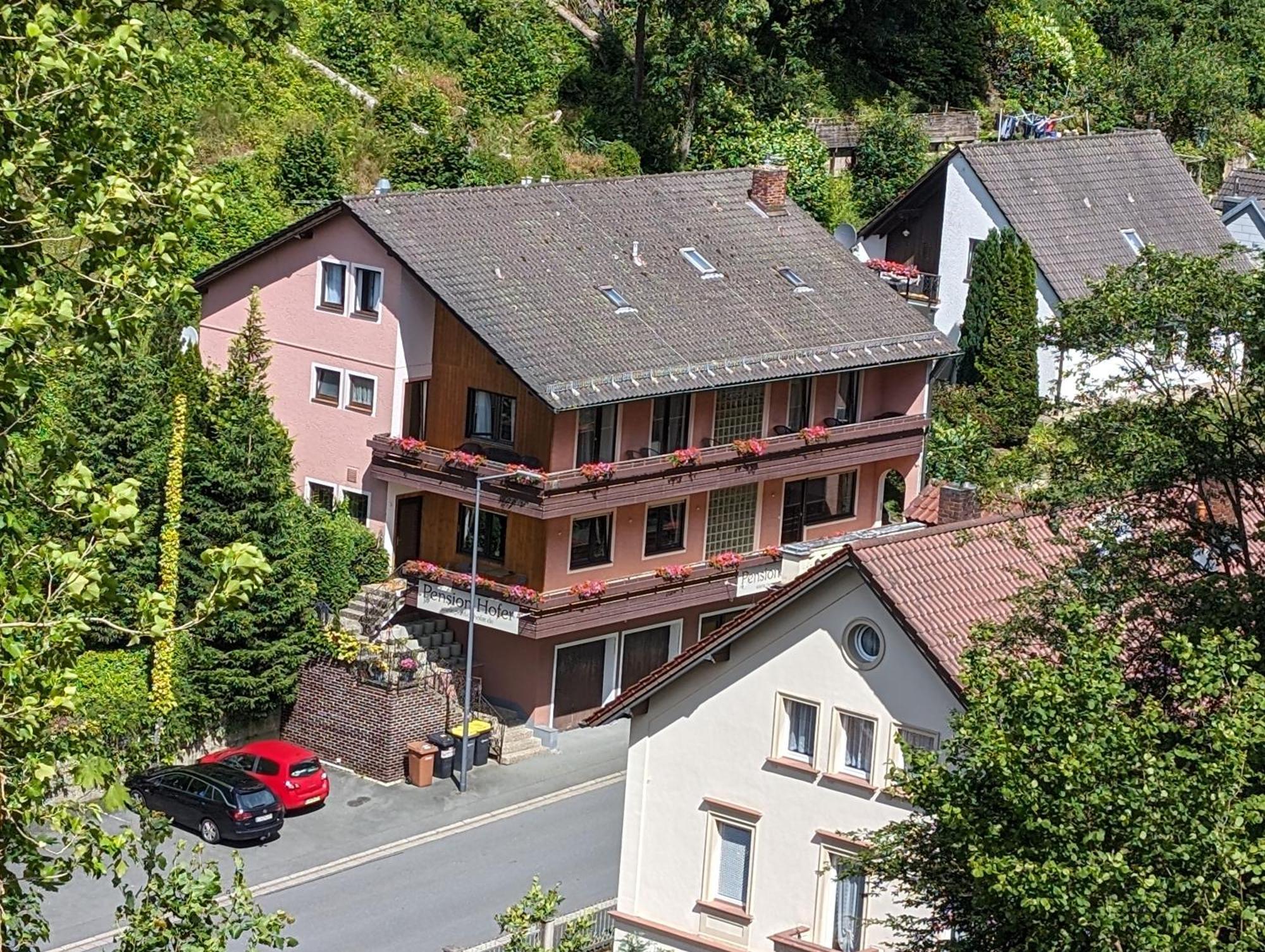 Hofer 3*